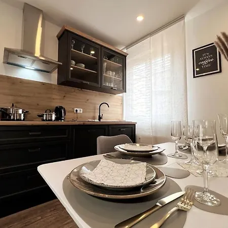 Lägenhet Ar Iii I 4 Pers I Modern I Schillerapartment